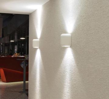 Modular design wandlamp disponible aux enchères