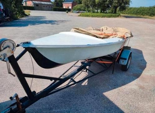 Open motorbootje met weg trailer, Watersport en Boten, Motorboten en Motorjachten, Zo goed als nieuw, Polyester, Tot 6 meter, Ophalen