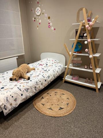 Zeer weinig gebruikte kinderkamer + accessoires beschikbaar voor biedingen