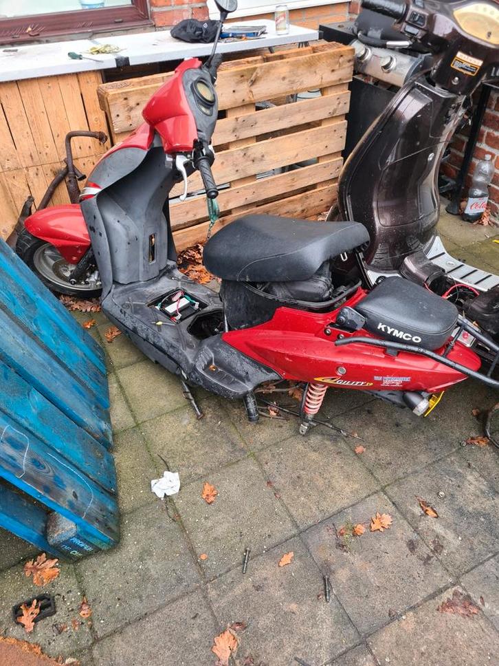 Trottinette Kymco Agility 50cc - toutes les pièces sont disp, Vélos & Vélomoteurs, Pièces de cyclomoteur | Général, Enlèvement ou Envoi