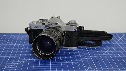 Vintage Canon AV-1 fototoestel inclusief 35-70mm lens., Audio, Tv en Foto, Fotocamera's Analoog, Gebruikt, Compact, Canon, Ophalen of Verzenden