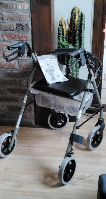 NIEUW - NOOIT GEBRUIKT Rollator/Godot Vermeiren av.seat  beschikbaar voor biedingen