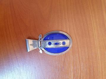 Pendentif en argent et agate bleu beschikbaar voor biedingen