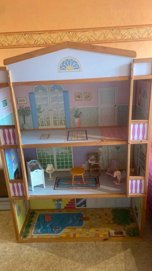 Groot poppenhuis voor barbiepoppen, Kinderen en Baby's, Speelgoed | Poppenhuizen, Gebruikt, Poppenhuis, Ophalen