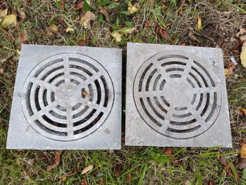 Putdeksel 30 x 30 cm in alu, 2 stuks beschikbaar voor biedingen