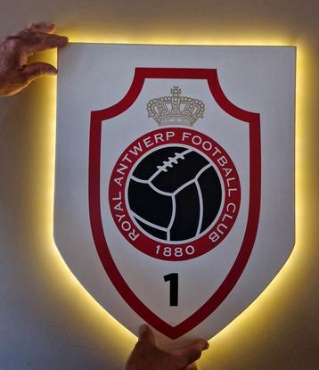 Logo / embleem ROYAL ANTWERP FC  beschikbaar voor biedingen