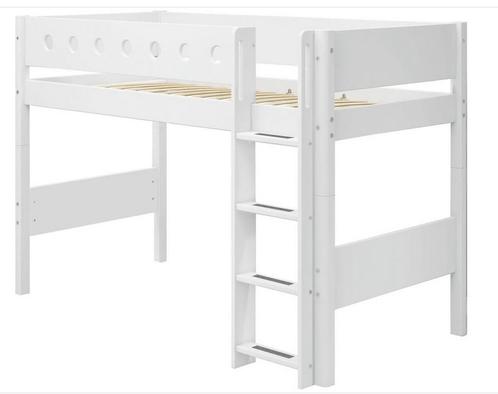 Flexa verhoogde half hoogslaper, Kinderen en Baby's, Kinderkamer | Stapelbedden en Hoogslapers, Zo goed als nieuw, Halfhoogslaper
