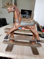 Houten beweegbaar paard, Kinderen en Baby's, Ophalen, Zo goed als nieuw