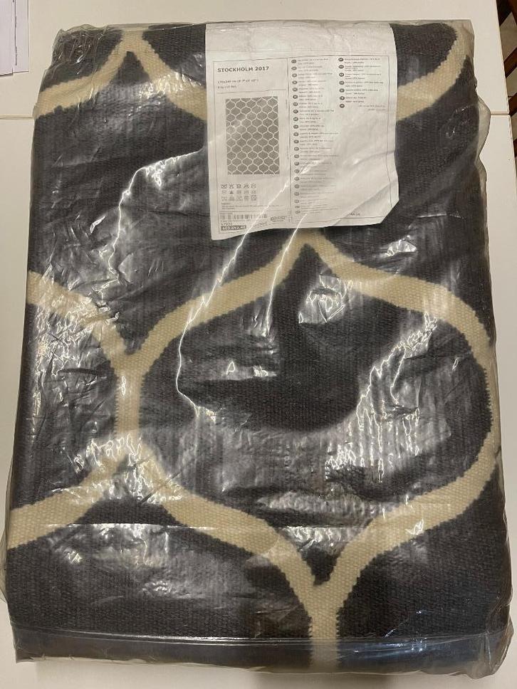 tapis sol NEUF  ikea sous cello valeur 225 euros, Maison & Meubles, Ameublement | Revêtements de sol, Neuf, Tapis, moins de 10 m²