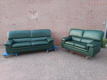 Mooie zetel set in  leer beschikbaar voor biedingen