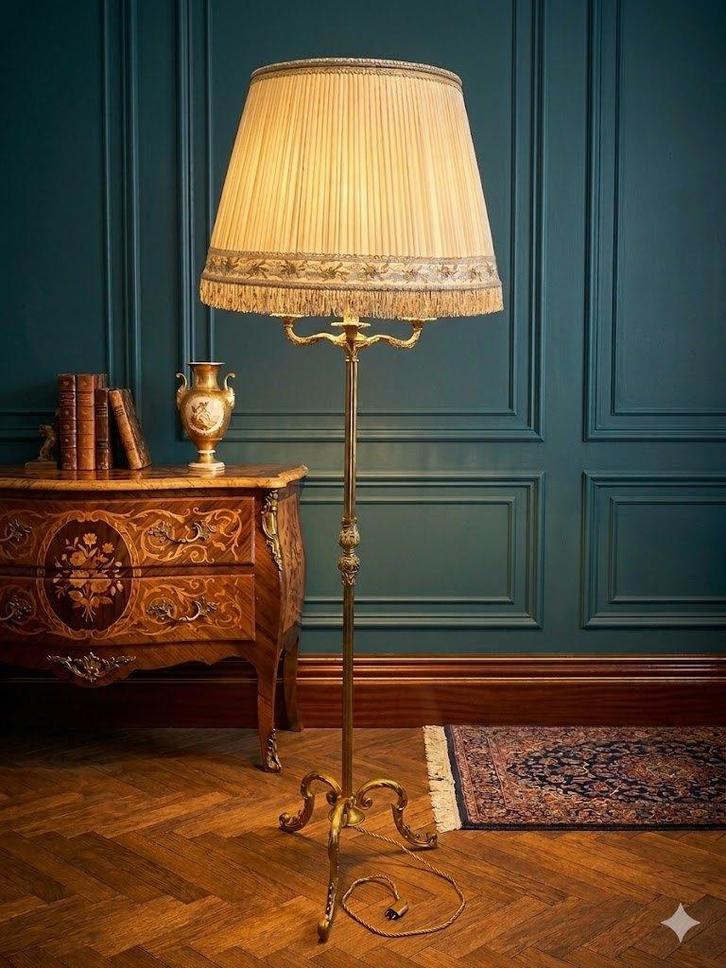 Lampadaire laiton style Louis XV, Antiquités & Art, Antiquités | Éclairage, Enlèvement