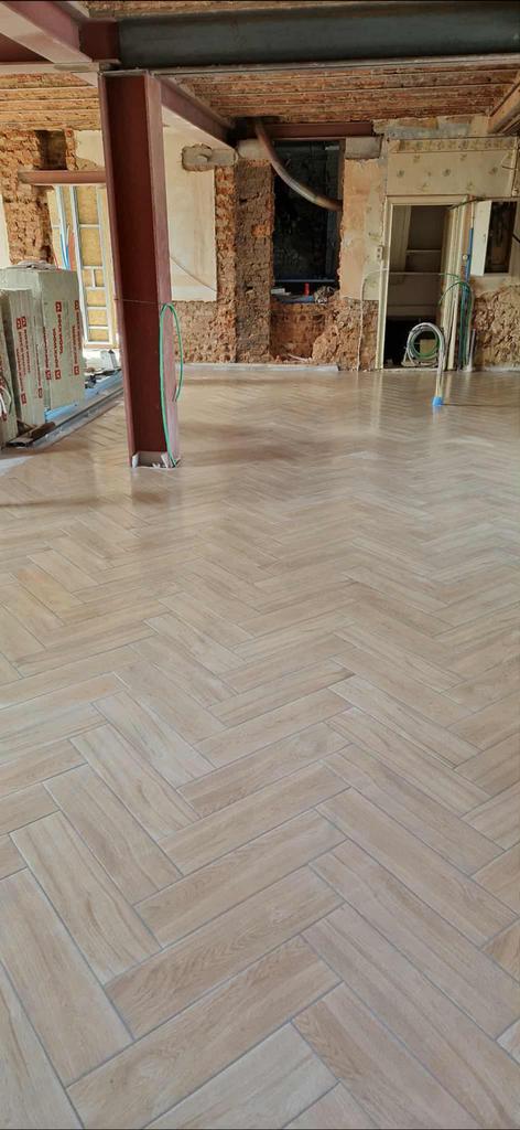 Carrelage aspect bois à chevrons +- 20m2 NEUF, Maison & Meubles, Ameublement | Revêtements de sol, Comme neuf, Enlèvement