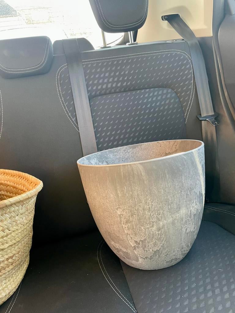 Bloempot buiten grijs, Ophalen, Zo goed als nieuw