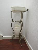 Ancien ensemble de toilette complet sur support – début XXᵉ, Enlèvement