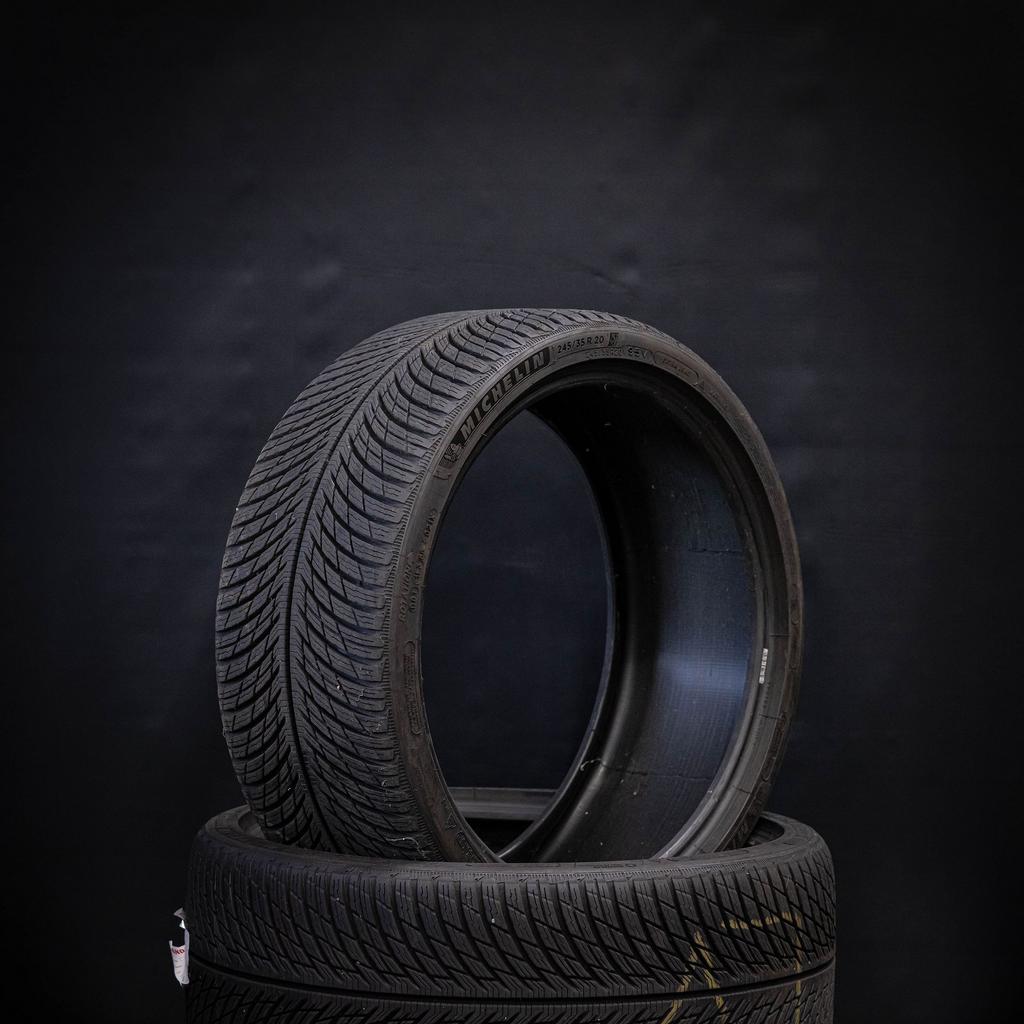 2x Winterbanden Michelin 245/35/20 95V, Auto-onderdelen, Banden en Velgen, Band(en), Winterbanden, 20 inch, 245 mm, Personenwagen