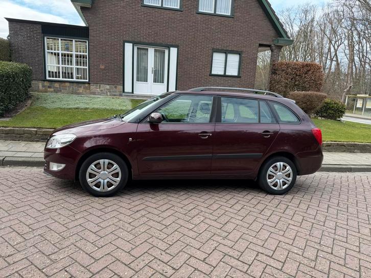Skoda Fabia Break 1.2i essence Climatisation  Euro5 PDC, Autos, Skoda, Entreprise, Achat, Fabia, ABS, Airbags, Air conditionné