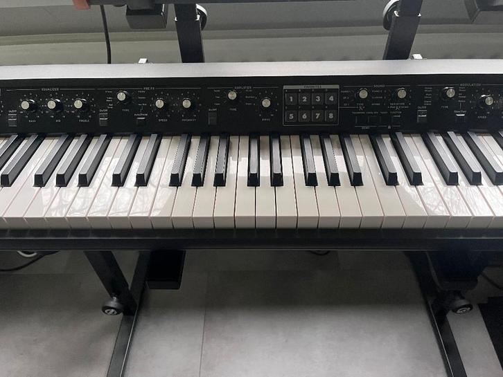 Korg SV-2 73 Stage Piano, Musique & Instruments, Pianos, Comme neuf, Piano, Noir, Enlèvement