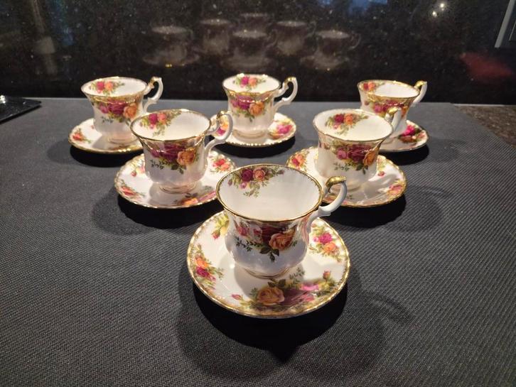 Old Country Roses dames kopjes - 6 stuks, Antiek en Kunst, Antiek | Servies compleet, Ophalen of Verzenden