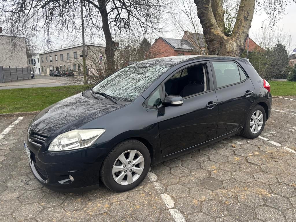Mooie Toyota Auris Euro 5 met opties , keuring en garantie, Auto's, Toyota, Voorwielaandrijving, Euro 5, Stof, Zwart