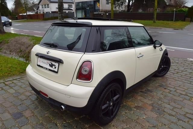 Mini Cooper 1.4i/Airco/Pano/HISTORY/GARANTIE, Auto's, Voorwielaandrijving, 4 zetels, Stof, Zwart