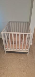 Qua box cubic clay + matras + boxbekleding, Kinderen en Baby's, Ophalen, Zo goed als nieuw, Rechthoekig, In hoogte verstelbaar