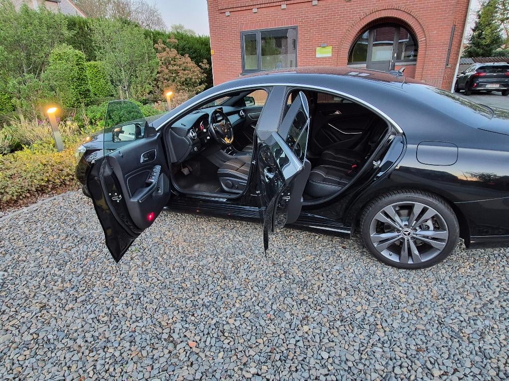 Mercedes CLA180 (2019), Auto's, CLA, Inductieladen voor smartphones, 15 g/km, Zwart