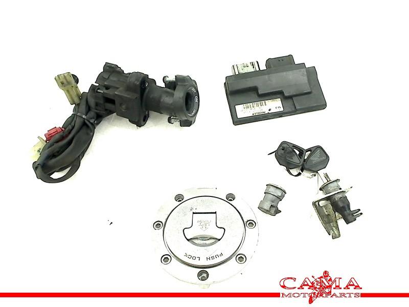 ENSEMBLE DE VERROU ET CYLINDRE DE PORTES (38770-MEW-921), Dhr. S. di Majo, Utilisé, Info@cama-motorparts.nl, P.J. Troelstraweg 8 8
3144 CX  MAASSLUIS, NL