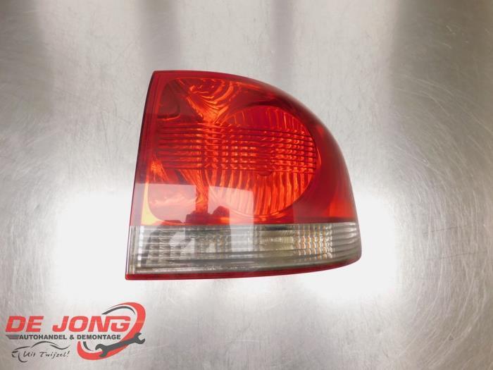 Achterlicht rechts van een Volkswagen Touareg, Auto-onderdelen, Verlichting, Volkswagen, Gebruikt, 3 maanden garantie, Ophalen of Verzenden