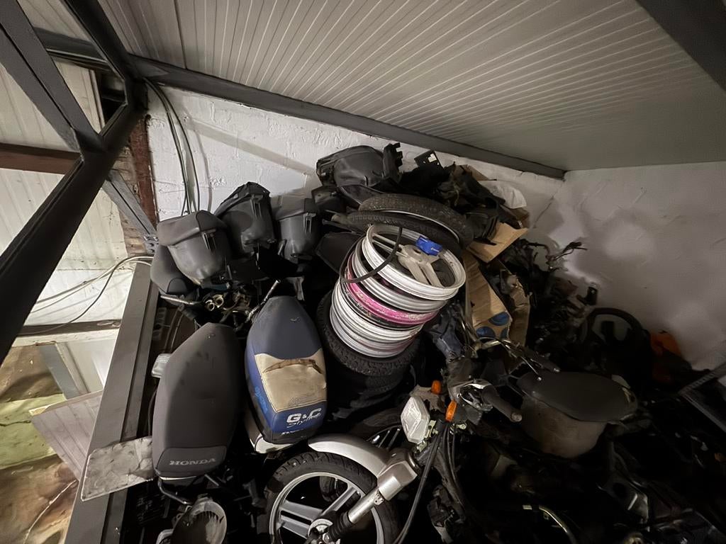 Groot lot honda wallaroo onderdelen, Motos, Enlèvement
