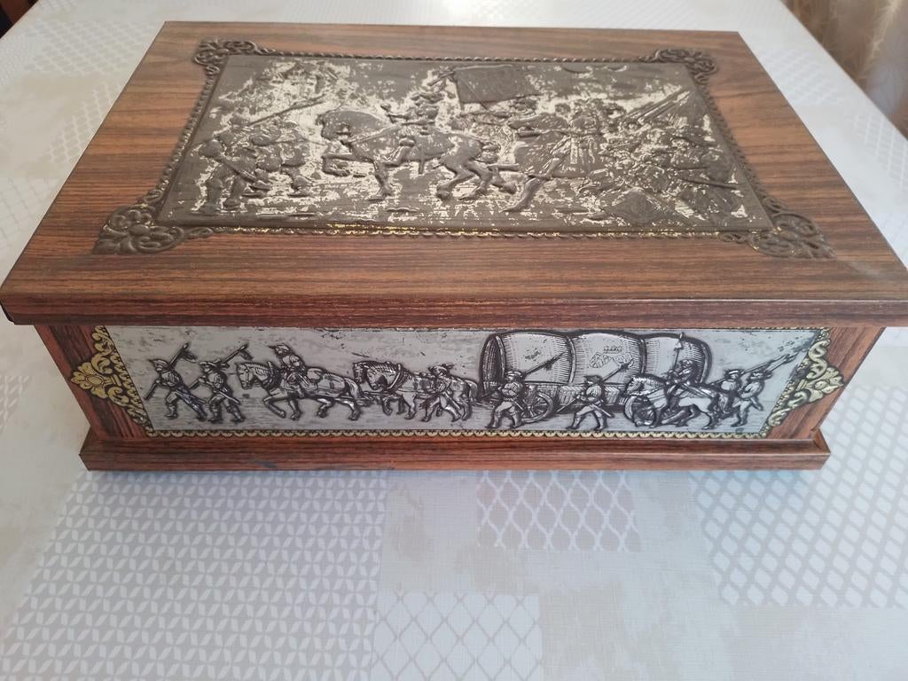 Vintage opbergdoos, Minder dan 50 cm, Gebruikt, Ophalen of Verzenden, Metaal