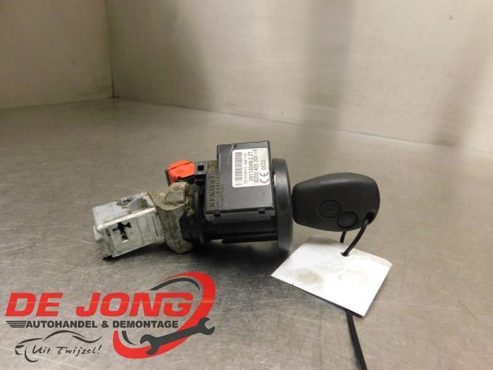 Serrure de contact + clé d'un Renault Master, Autos : Pièces & Accessoires, Autres pièces automobiles, Renault, Utilisé, 3 mois de garantie