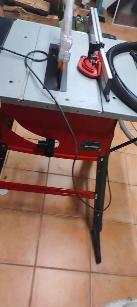 Scie circulaire sur table Einhell TC-TS 2025/2 U, Bricolage & Construction, Outillage | Scies mécaniques, Scie circulaire, Enlèvement