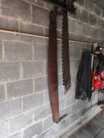 2 oude handzagen, Ophalen