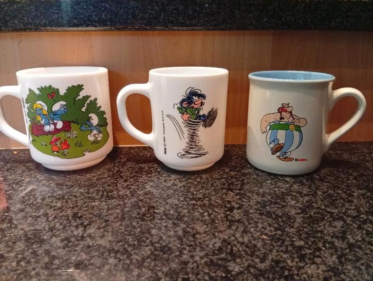 3 mugs bd : Schtroumpfs, Gaston et Obelix., Verzamelen, Stripfiguren, Nieuw, Gebruiksvoorwerp, Guust of Robbedoes, Ophalen of Verzenden