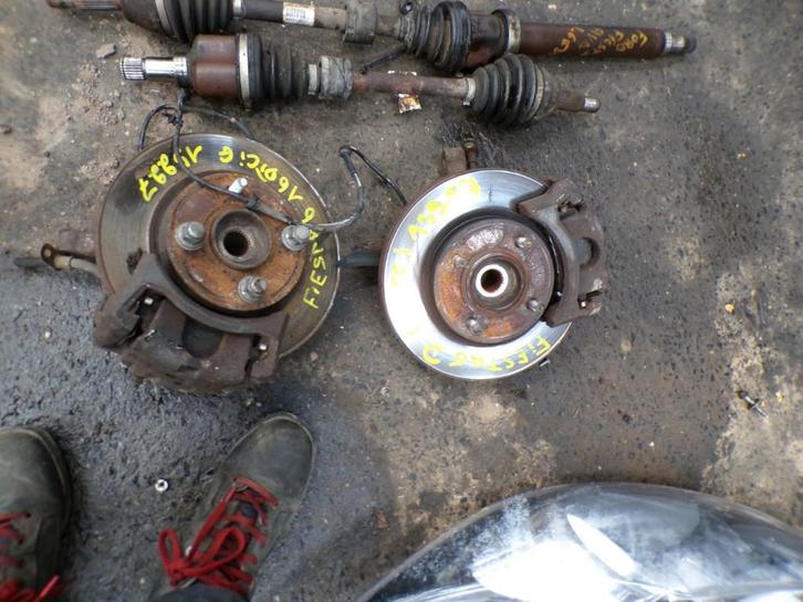 Moyeu avant gauche Ford Fiesta 6 1.4TDCi 52kw 2008-2012, Autos : Pièces & Accessoires, Suspension & Châssis, Ford, Utilisé, Enlèvement