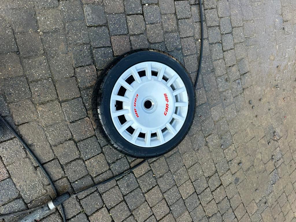 Can am, Ophalen, Velg(en)