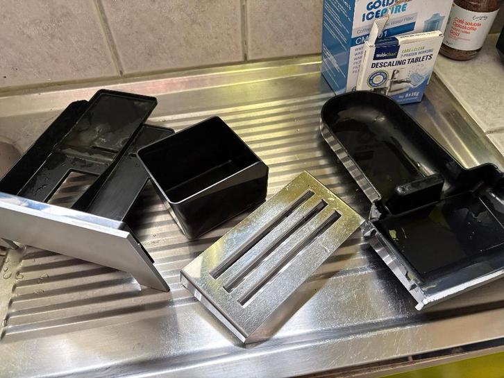 Jura ENA 7, Electroménager, Cafetières, Utilisé, Café moulu, Café en grains, Machine à espresso, 2 à 4 tasses, Réservoir d'eau amovible