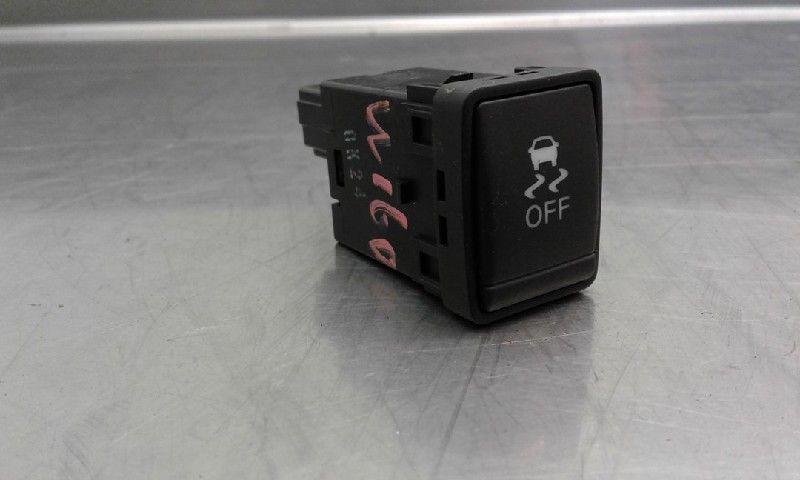 ESP SCHAKELAAR Nissan Juke (F15) (01-2010/12-2019), Gebruikt, Nissan