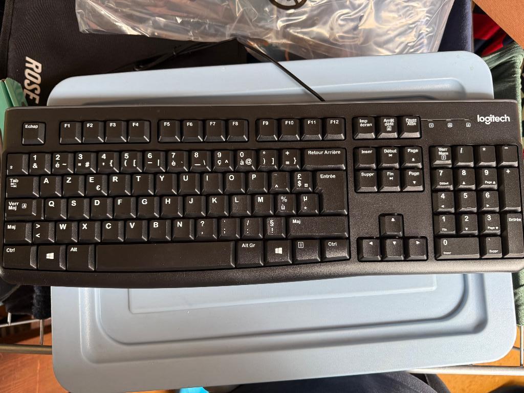 Logitech Toetsenbord FR, Computers en Software, Logitech, Ophalen of Verzenden, Bedraad, Nieuw