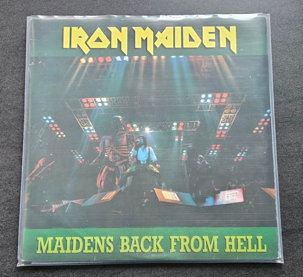 Iron Maiden  - Maidens back from hell, Envoi, Comme neuf