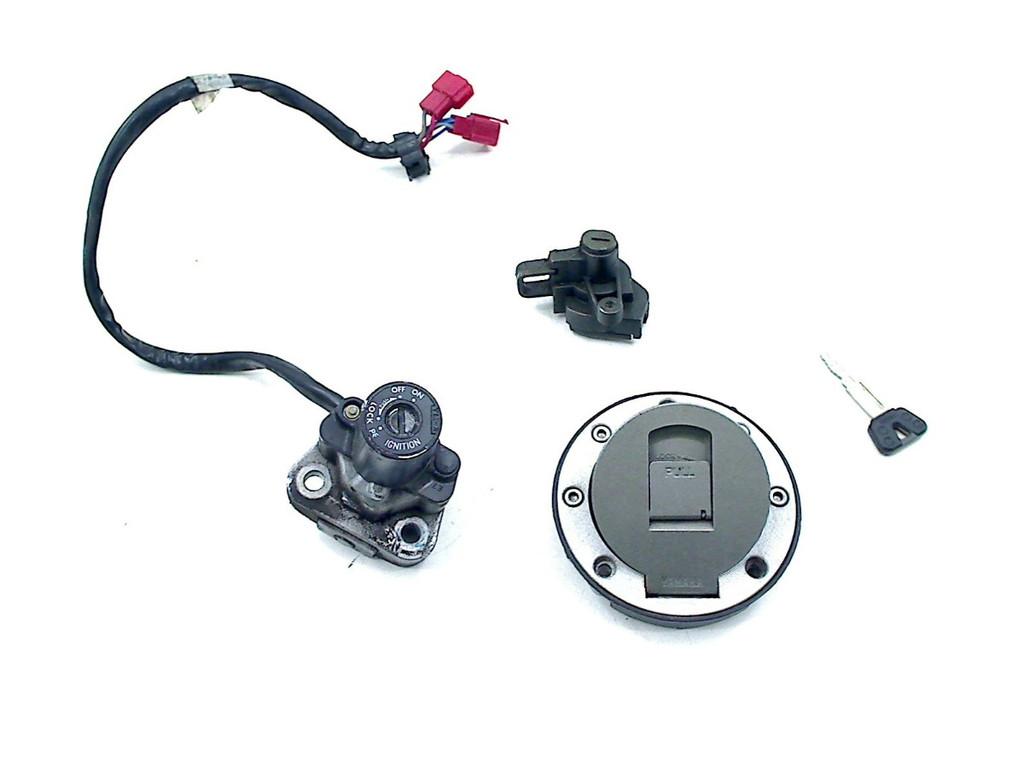 ENSEMBLE DE VERROU ET CYLINDRE DE PORTES Yamaha, Dhr. S. di Majo, Utilisé, Info@cama-motorparts.nl, P.J. Troelstraweg 8 8
3144 CX  MAASSLUIS, NL