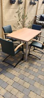 Tafel en stoelen Kinnarps, Ophalen