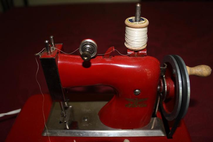 Machine à coudre enfant, Antiek en Kunst, Antiek | Naaimachines, Ophalen