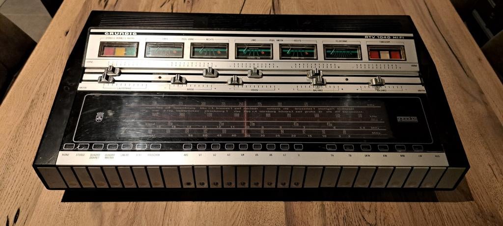 Radio vintage de Grundig type RTV1040, Enlèvement