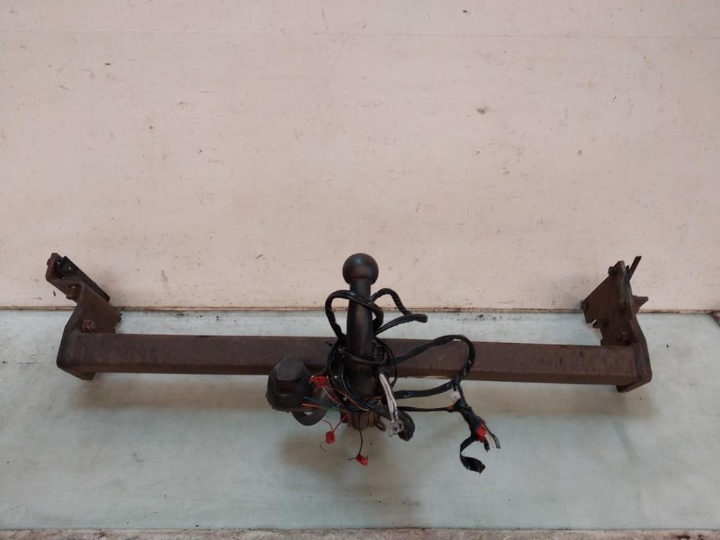 TREKHAAK Nissan Qashqai (J10) (11-2006/01-2014), Auto-onderdelen, Gebruikt, Nissan