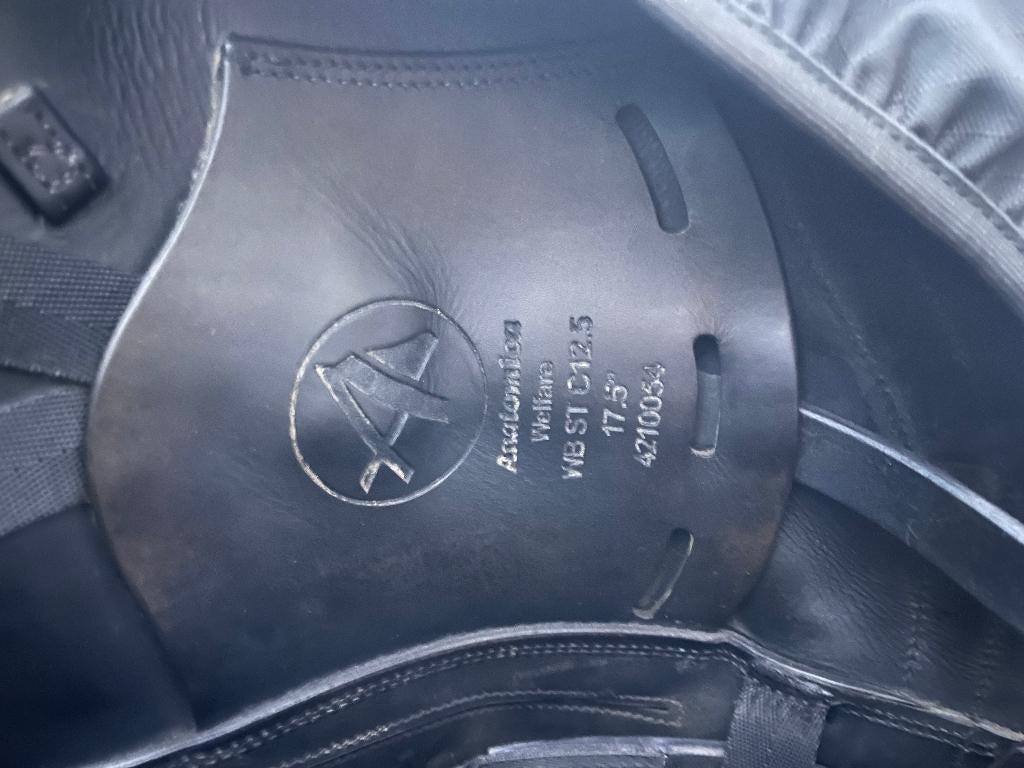 Anatomica Welfare dressuurzadel 17.5 inch, Dieren en Toebehoren, Paarden en Pony's | Zadels, Ophalen, Zo goed als nieuw, Dressuur