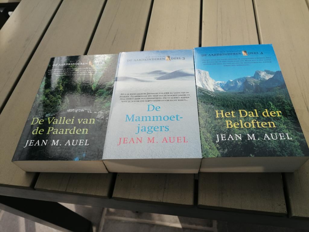 De aardkinderen, deel 2, 3 en 4, Boeken, Ophalen, Zo goed als nieuw