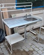 Évier sur pied avec égouttoir, Enlèvement