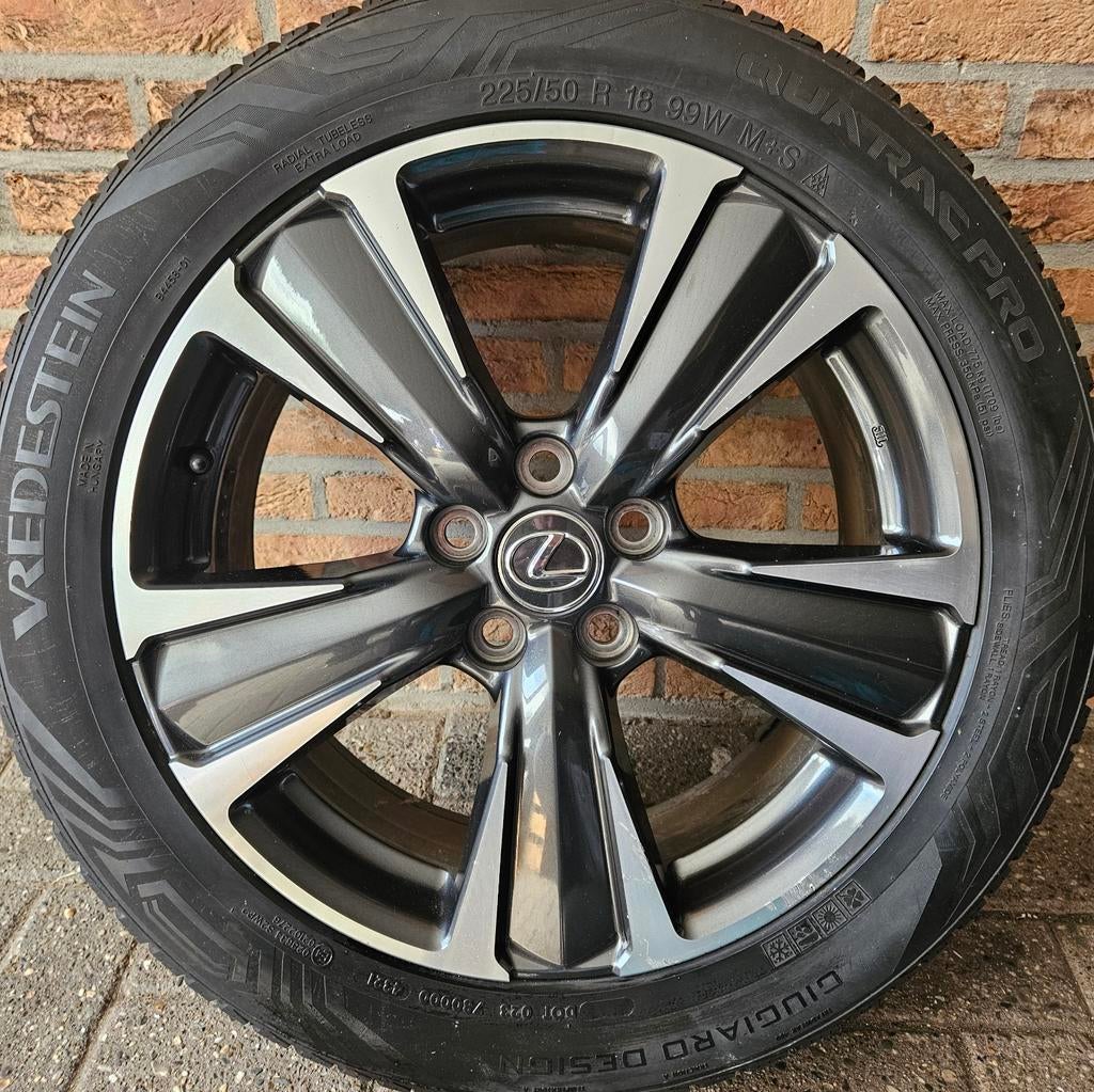 Jante Lexus UX de 18 pouces, pneu Vredestein Allseason 225-5, Autos : Pièces & Accessoires, Enlèvement, Suzuki