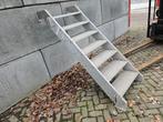 Aluminium trappen Hoog 1.37 m Gemeten tot de bovenste trede, Doe-het-zelf en Bouw, Ophalen, Zo goed als nieuw, Trap